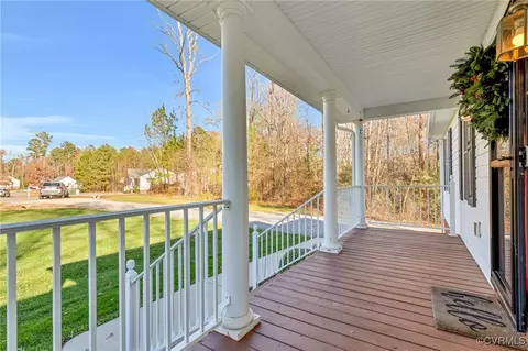 Exterior - 201 Pleasant View Dr, Aylett, VA 23009 photo 4 of 15