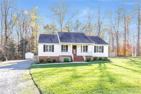 Exterior - 201 Pleasant View Dr, Aylett, VA 23009 photo 6 of 15
