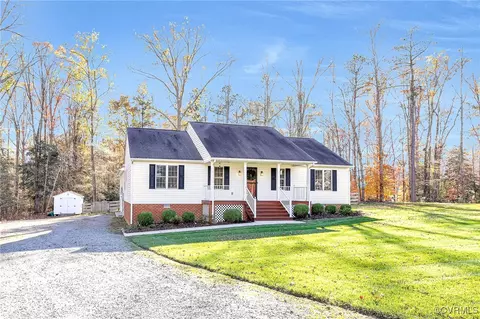 Exterior - 201 Pleasant View Dr, Aylett, VA 23009 photo 2 of 15