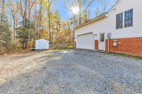 Exterior - 201 Pleasant View Dr, Aylett, VA 23009 photo 8 of 15