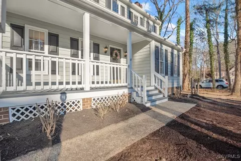 Exterior - 13906 Two Notch Rd, Midlothian, VA 23112 photo 4 of 13