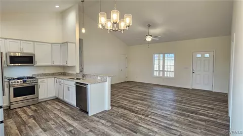 1960 E Courthouse Rd, Blackstone, VA 23824 photo 8