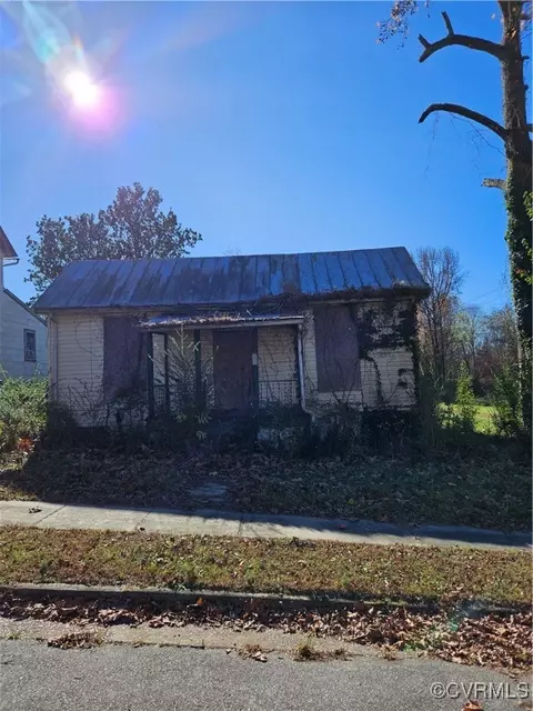 618 W 3rd Ave, Lawrenceville, VA 23868