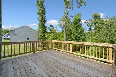 Exterior - 41 Central Pl, Aylett, VA 23009 photo 3 of 3