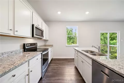 Kitchen - 41 Central Pl, Aylett, VA 23009 photo 3 of 3