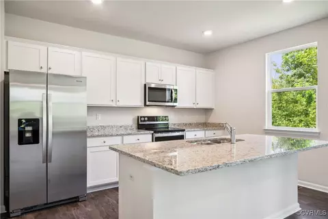 Kitchen - 41 Central Pl, Aylett, VA 23009 photo 1 of 3