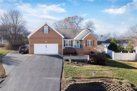 8131 Falling Leaf Ct, Mechanicsville, VA 23111