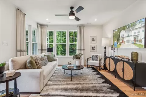 18610 Palisades Cove Ct, Moseley, VA 23120