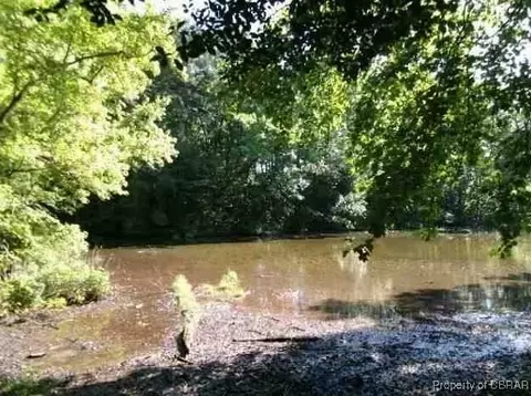 5 Presley Creek Dr, Heathsville, VA 22473