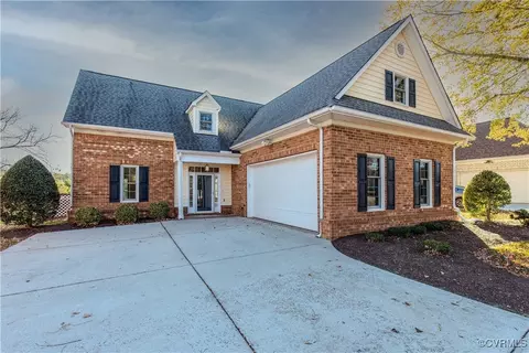 12355 Villas Dr, Chester, VA 23836