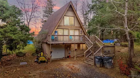 217 Locust Dr, Louisa, VA 23093