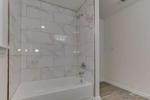 Bath - 53 Longwood Dr, Hampton, VA 23669 photo 2 of 3