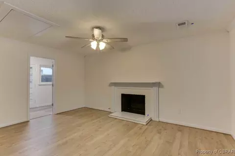Living - 53 Longwood Dr, Hampton, VA 23669 photo 5 of 7