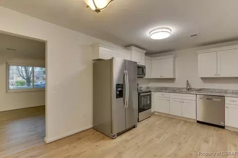 Kitchen - 53 Longwood Dr, Hampton, VA 23669 photo 1 of 4