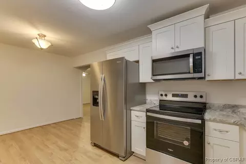 Kitchen - 53 Longwood Dr, Hampton, VA 23669 photo 4 of 4