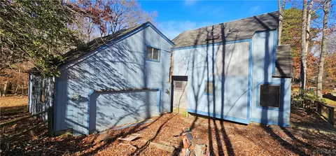 Exterior - 1412 Unison Dr, Midlothian, VA 23113 photo 2 of 4