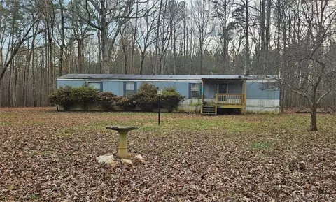 12301 S Pinecroft Ln, Amelia Courthouse, VA 23002