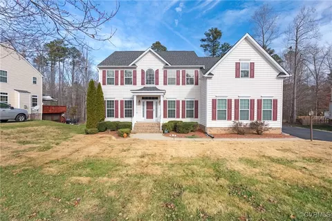 5112 Timsbury Pointe Dr, Chester, VA 23831