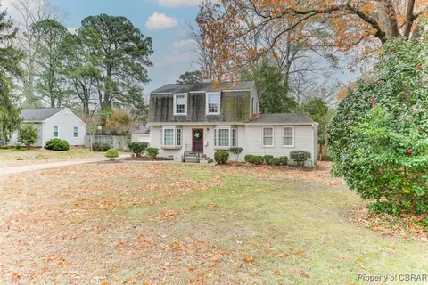 20 Holly Dr, Newport News, VA 23601