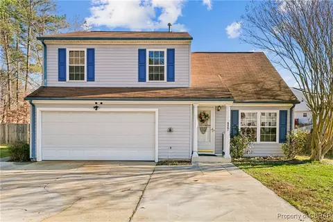 927 Woodcreek Dr, Newport News, VA 23608