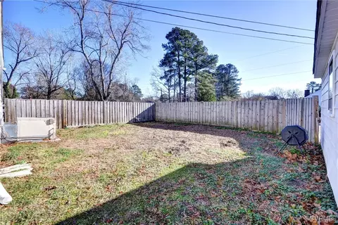 Exterior - 706 Jackson Dr, Williamsburg, VA 23185 photo 10 of 11