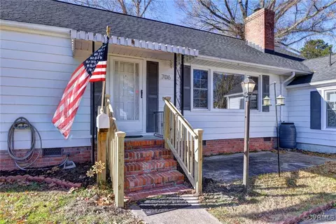 Exterior - 706 Jackson Dr, Williamsburg, VA 23185 photo 7 of 11
