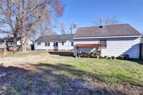 Exterior - 706 Jackson Dr, Williamsburg, VA 23185 photo 3 of 11