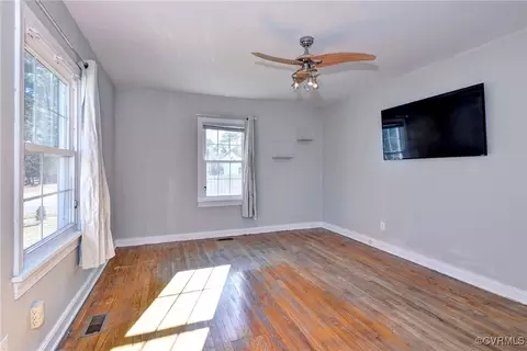 Living - 706 Jackson Dr, Williamsburg, VA 23185 photo 5 of 5