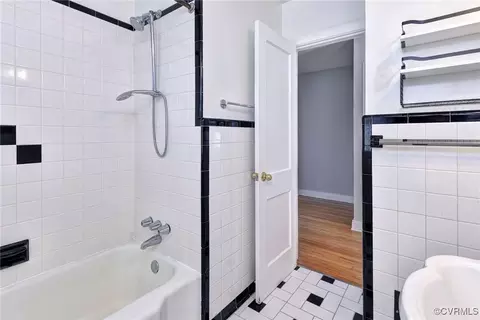 Bath - 706 Jackson Dr, Williamsburg, VA 23185 photo 3 of 3