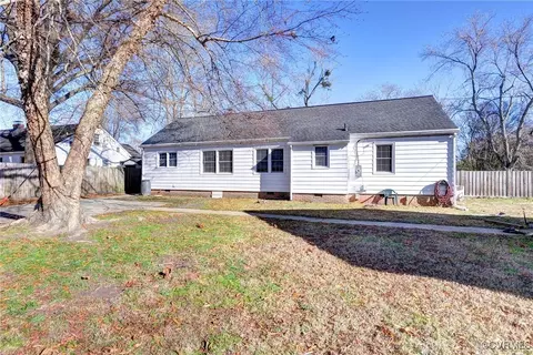 Exterior - 706 Jackson Dr, Williamsburg, VA 23185 photo 4 of 11