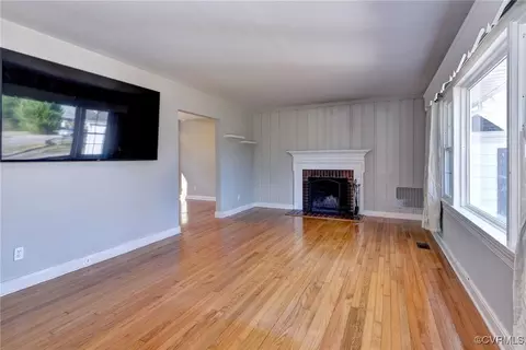 Living - 706 Jackson Dr, Williamsburg, VA 23185 photo 1 of 5