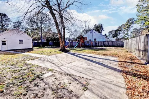 Exterior - 706 Jackson Dr, Williamsburg, VA 23185 photo 8 of 11