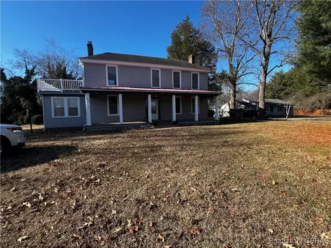 2010 Anderton Ln, Hayes, VA 23072