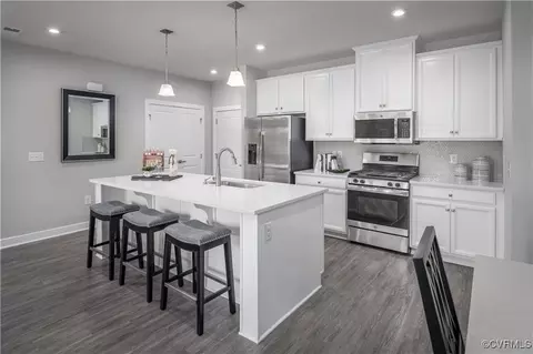 6725 Citory Way #201, Moseley, VA 23120