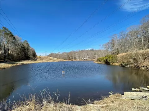 960 Oaklawn Cir # A, Ruther Glen, VA 22546