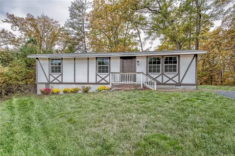 1469 River Rd W, Crozier, VA 23039