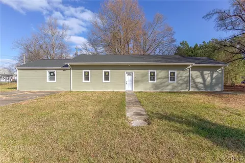 101 Forest Dr, Blackstone, VA 23824