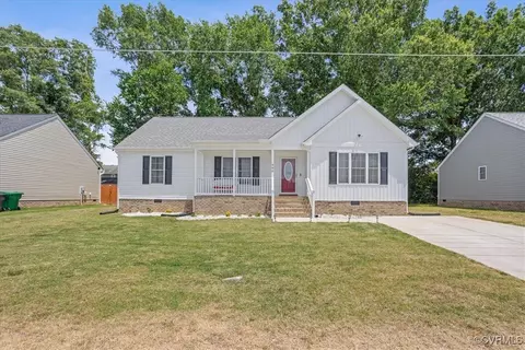3873 Perthshire Ln, Colonial Heights, VA 23834