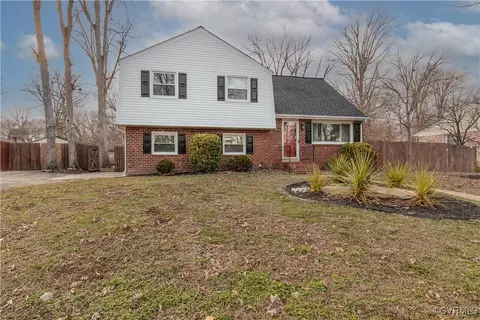 Exterior - 1516 Sandgate Rd, Midlothian, VA 23113 photo 3 of 4