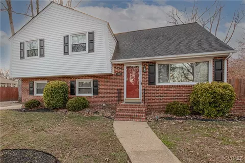 Exterior - 1516 Sandgate Rd, Midlothian, VA 23113 photo 2 of 4