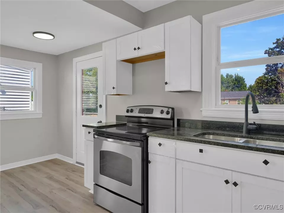 Kitchen - 314 Highland Ave, Colonial Heights, VA 23834 photo 3 of 4