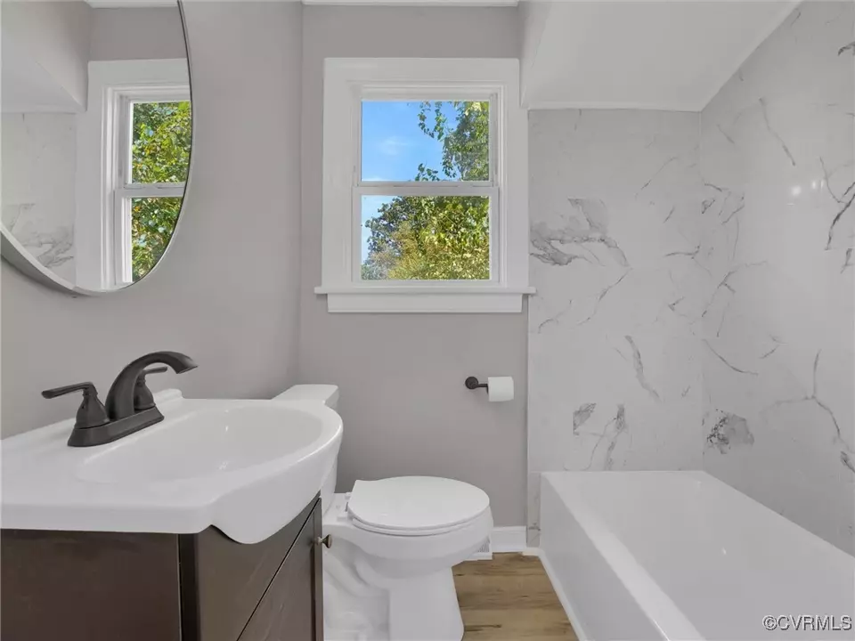 Bath - 314 Highland Ave, Colonial Heights, VA 23834 photo 1 of 2