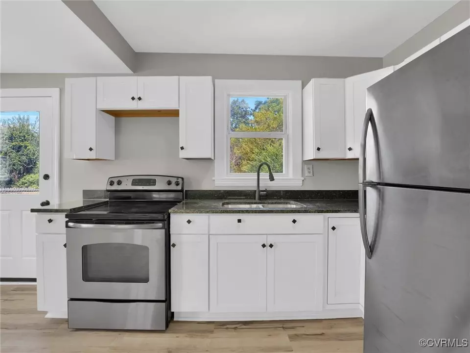 Kitchen - 314 Highland Ave, Colonial Heights, VA 23834 photo 4 of 4