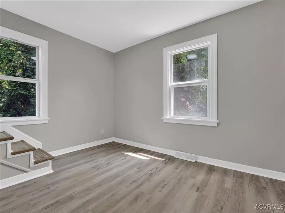 Living - 314 Highland Ave, Colonial Heights, VA 23834 photo 4 of 4