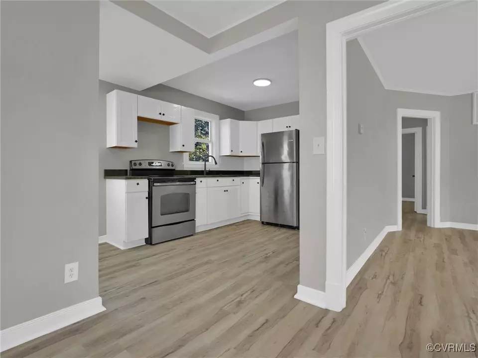 Entry Way - 314 Highland Ave, Colonial Heights, VA 23834 photo 1 of 3