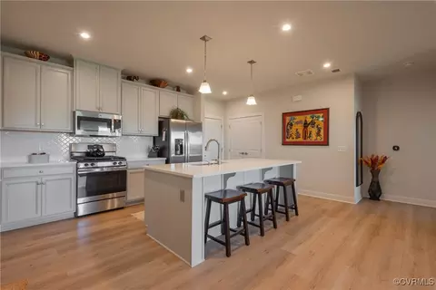 3700 Maze Runner Dr #404, Midlothian, VA 23112