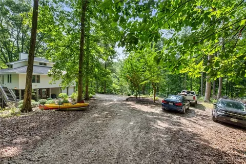 Exterior - 175 N Oakes Cir, Saluda, VA 23149 photo 18 of 18
