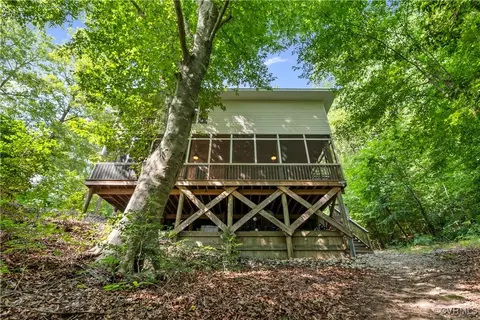 Exterior - 175 N Oakes Cir, Saluda, VA 23149 photo 11 of 18