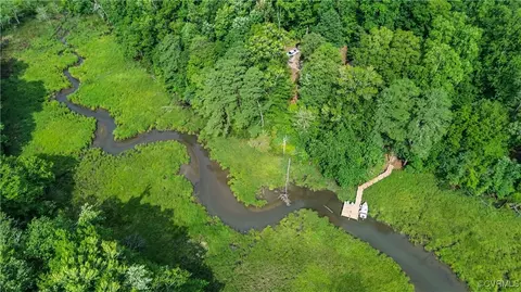 View/Area - 175 N Oakes Cir, Saluda, VA 23149 photo 3 of 4
