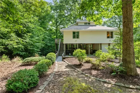 175 N Oakes Cir, Saluda, VA 23149